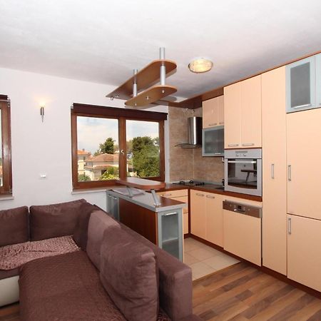 Apartments Horizont ロヴィニ エクステリア 写真