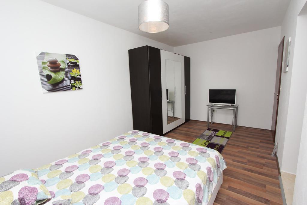 Apartments Horizont ロヴィニ エクステリア 写真