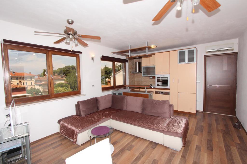 Apartments Horizont ロヴィニ 部屋 写真
